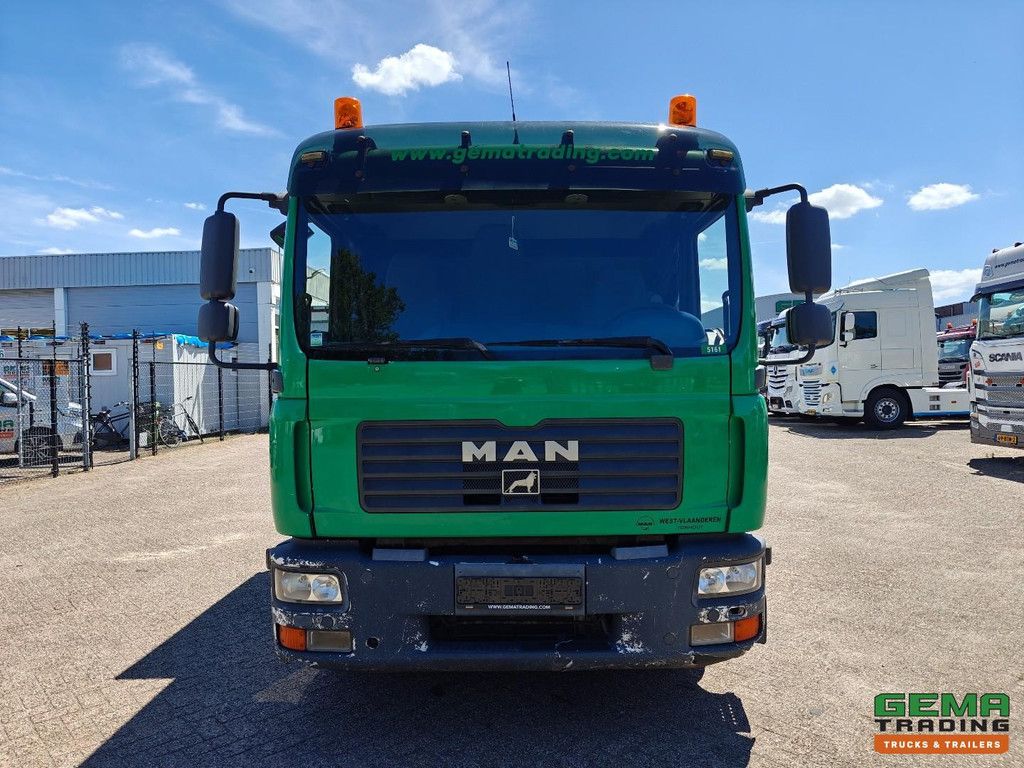 MAN TGL 12.240 4x2 Sleeper Cab Euro3 - 6 CIL - Open Load Bed + Hydraulic Ramp - Manual Transmission - Tool Box