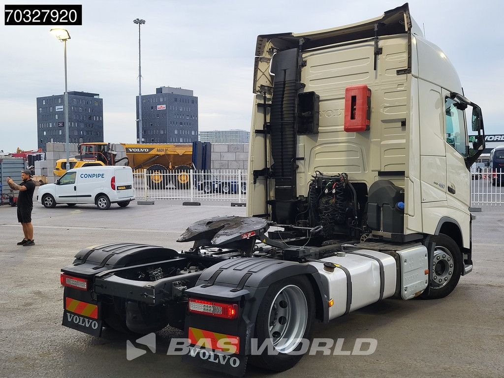 Volvo FH 460 4X2 Mega 2x Tanks Standklima Hebesattel