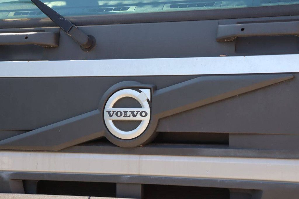 Volvo FMX330 TRIDEM 8x4 Diesel-Kranwagen 2014