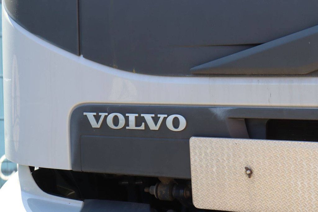 Volvo FMX330 TRIDEM 8x4 Diesel-Kranwagen 2014