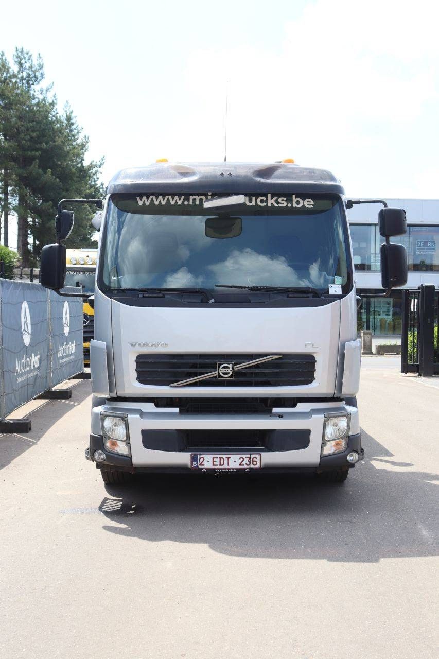 Volvo FL 240 Diesel-Kranwagen, Baujahr 2011