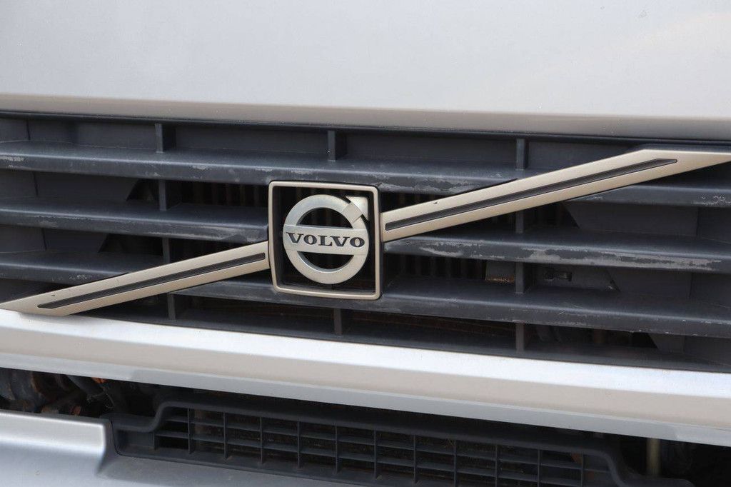 Volvo FL 240 Diesel-Kranwagen, Baujahr 2011