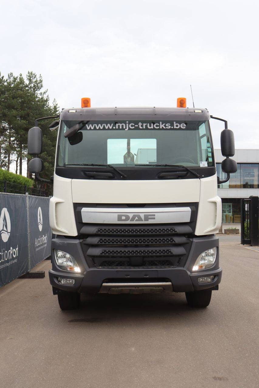 Hakenliftsystem für LKW DAF CF460 6x4 FAT Diesel 2014
