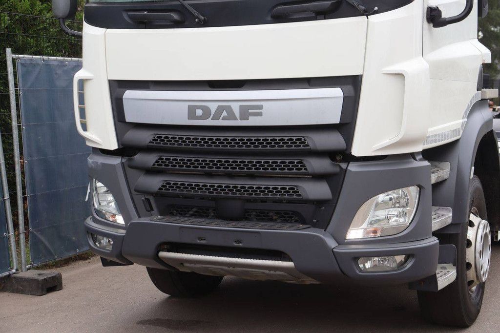 Hakenliftsystem für LKW DAF CF460 6x4 FAT Diesel 2014