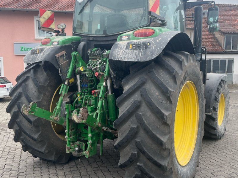 John Deere 6175R