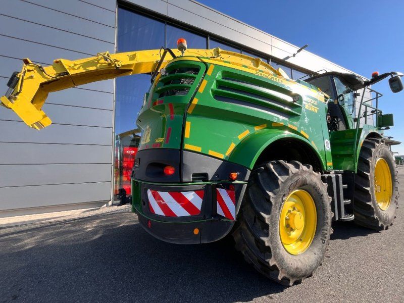 John Deere 8600