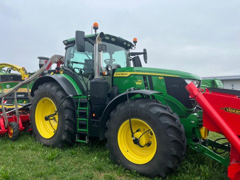 John Deere 6R250