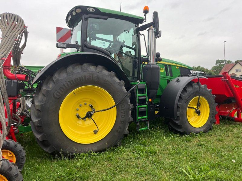 John Deere 6R250