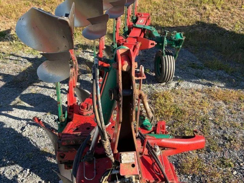 Kverneland charrue ls95 .