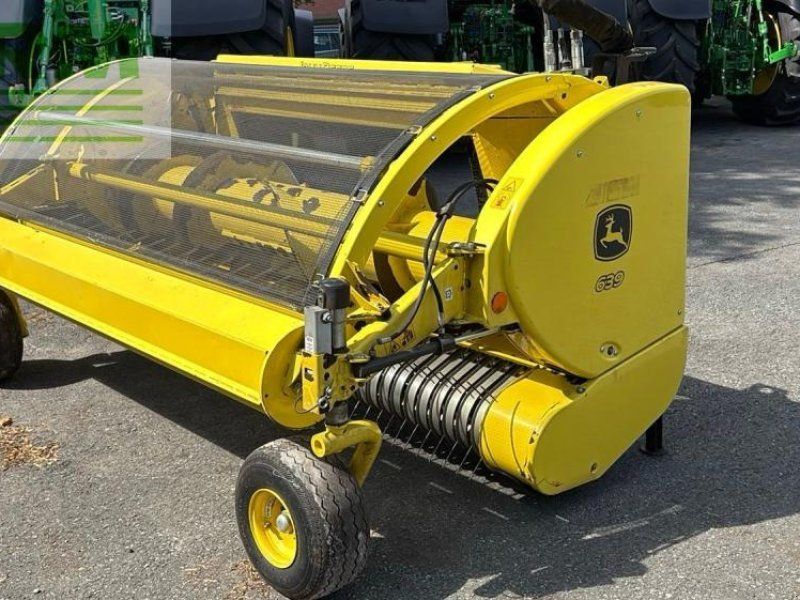 John Deere 639