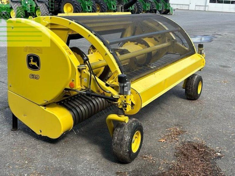 John Deere 639
