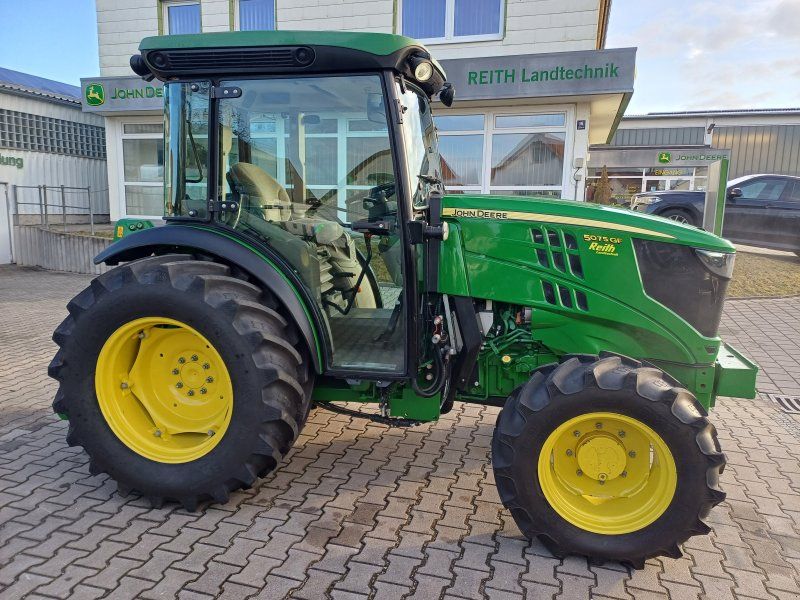 John Deere 5075GF