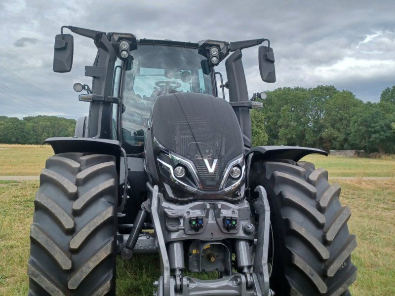 Valtra Q305 mit Rüfa