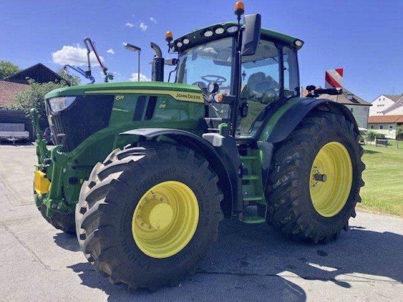 John Deere 6R215