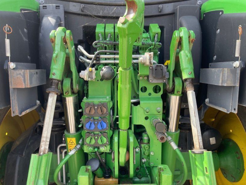 John Deere 6130R