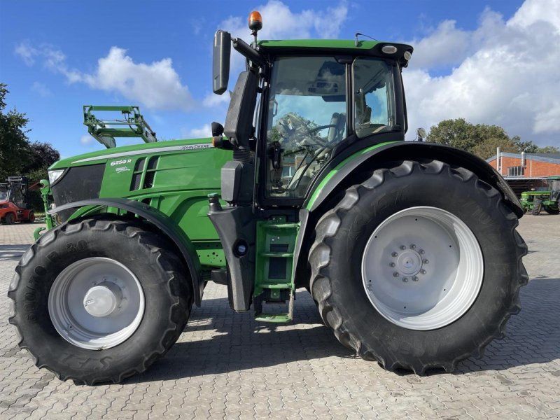 John Deere 6250R