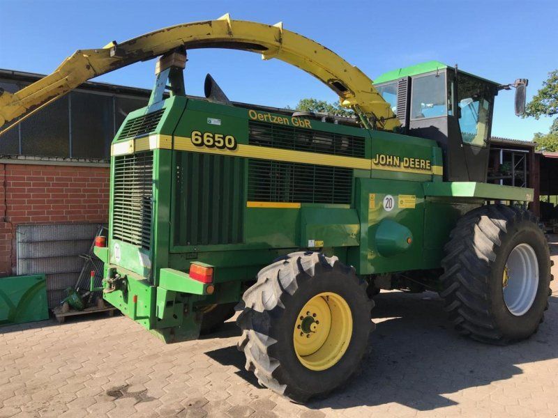 John Deere 6650