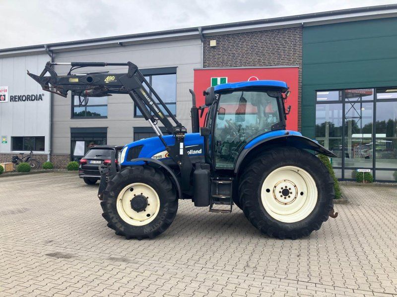 New Holland TS 115A