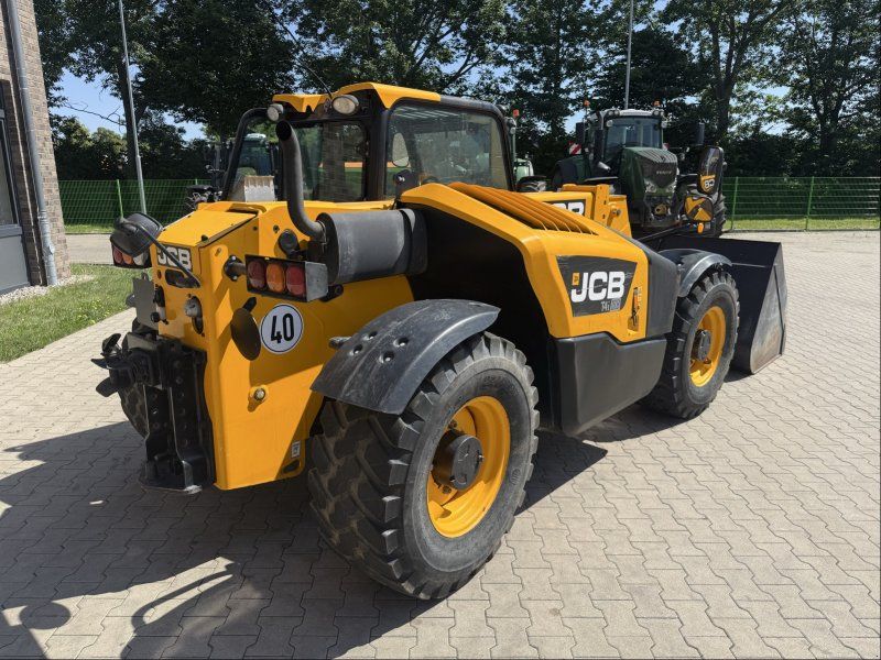 JCB 527-58