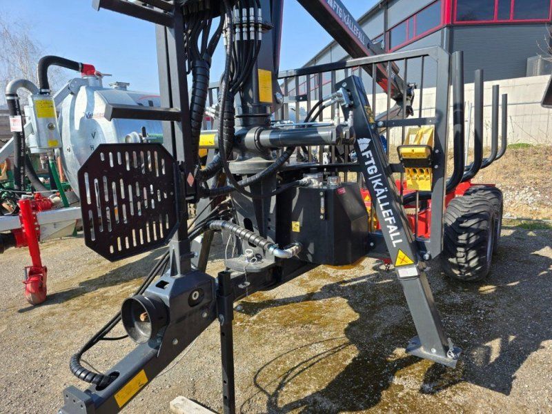 Holzknecht Källefall FB 70 mit Kran FB 63T