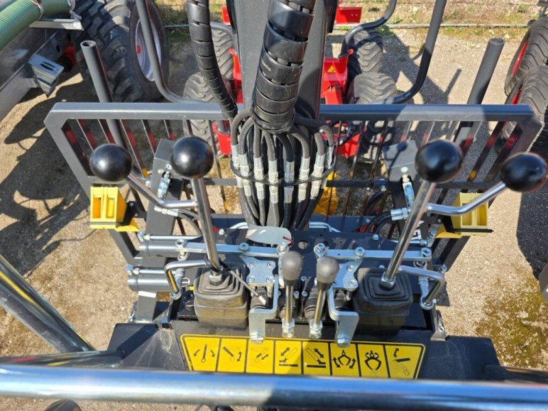 Holzknecht Källefall FB 70 mit Kran FB 63T