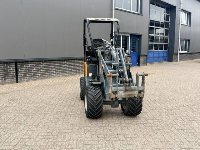 GiANT D263s minishovel