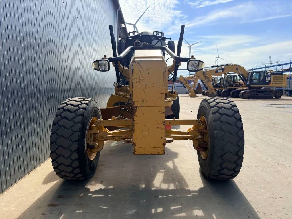 CAT 140M2