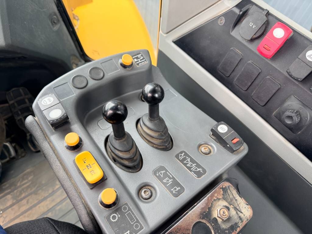 CAT 950M