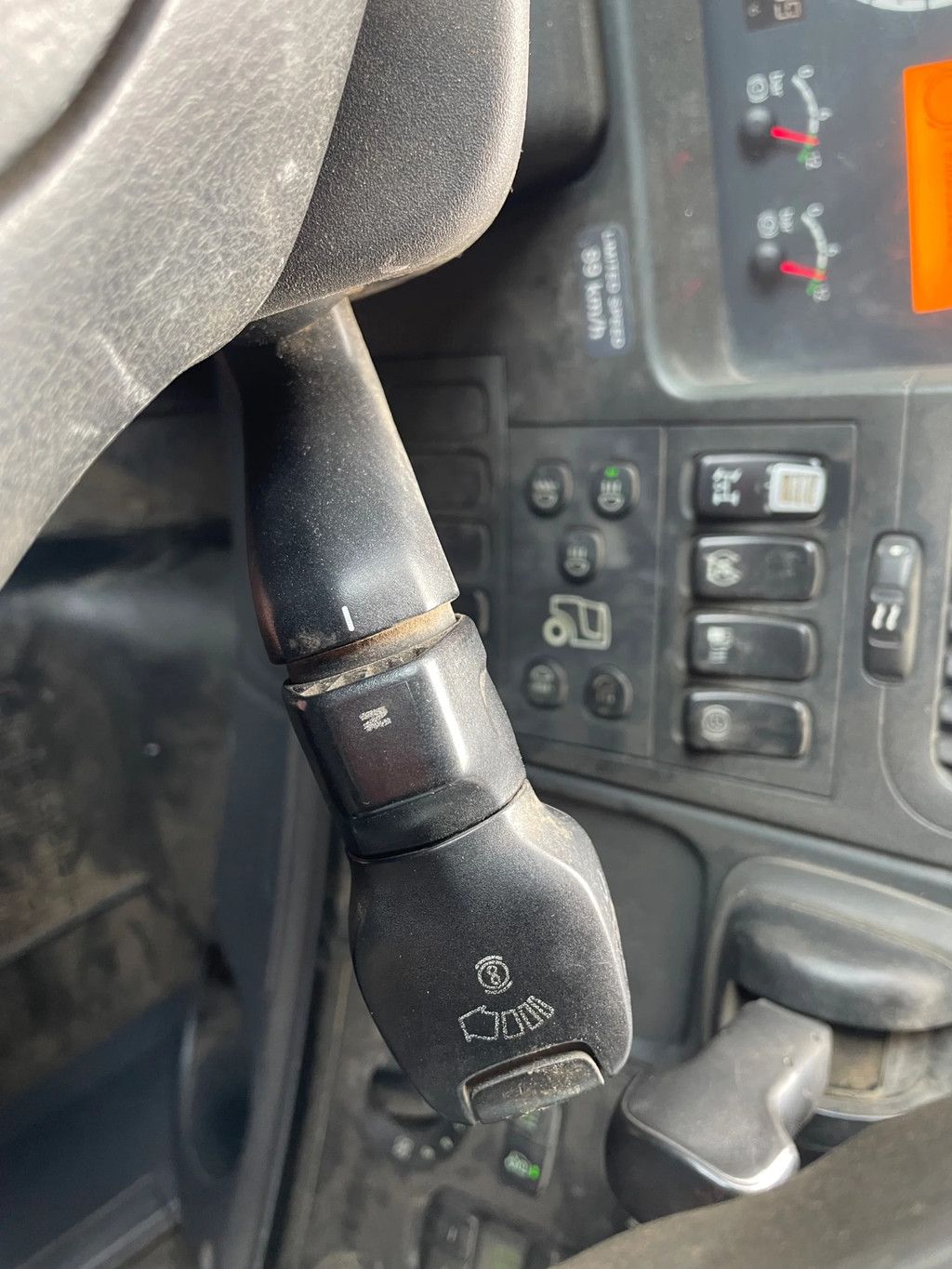 Scania R480 6x2 met clutch 10 tyres