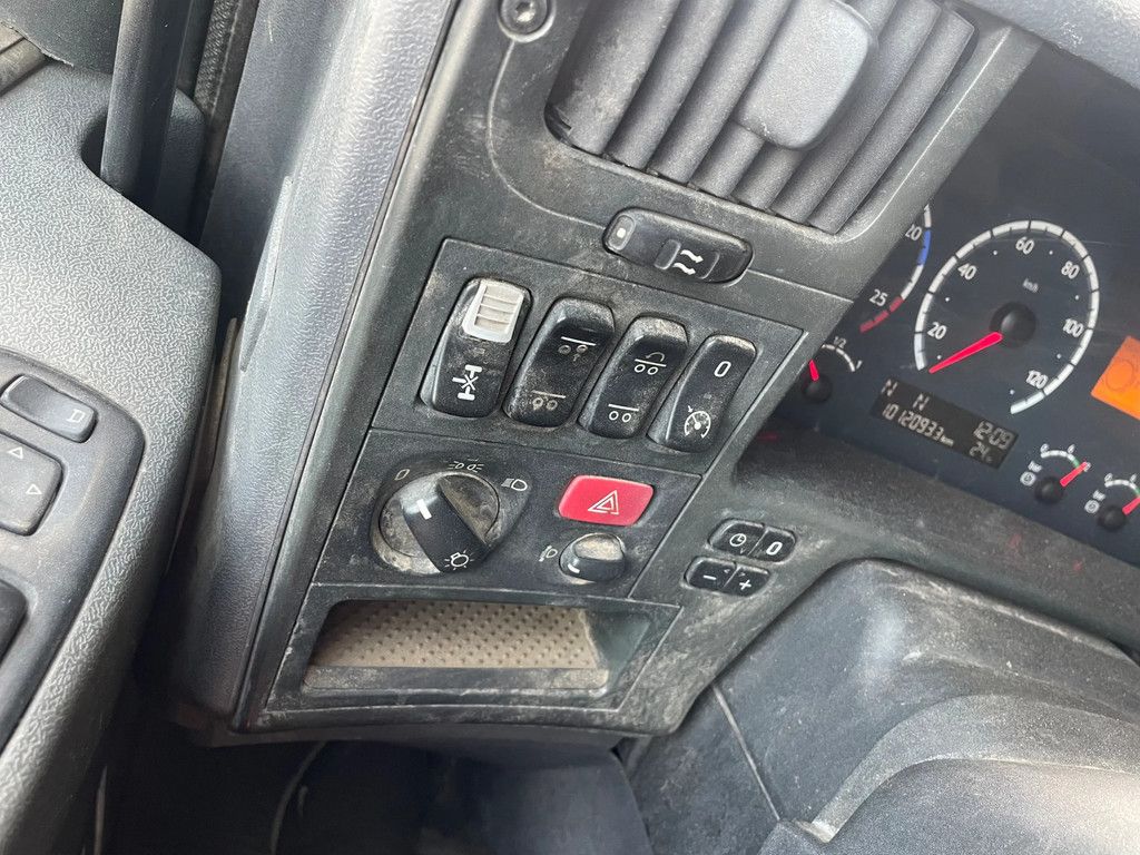Scania R480 6x2 met clutch 10 tyres