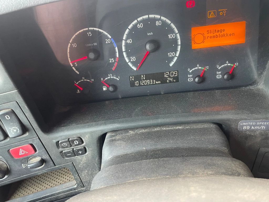 Scania R480 6x2 met clutch 10 tyres