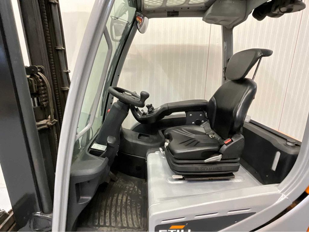 Still RX20-20 Triplex - Freelift - Sideshift - Acculader