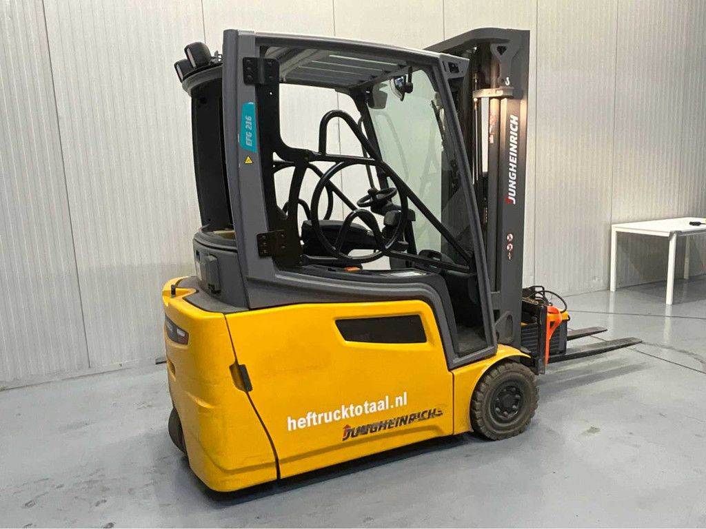 Jungheinrich EFG216 Triplex - Freelift - Sideshift - Acculader