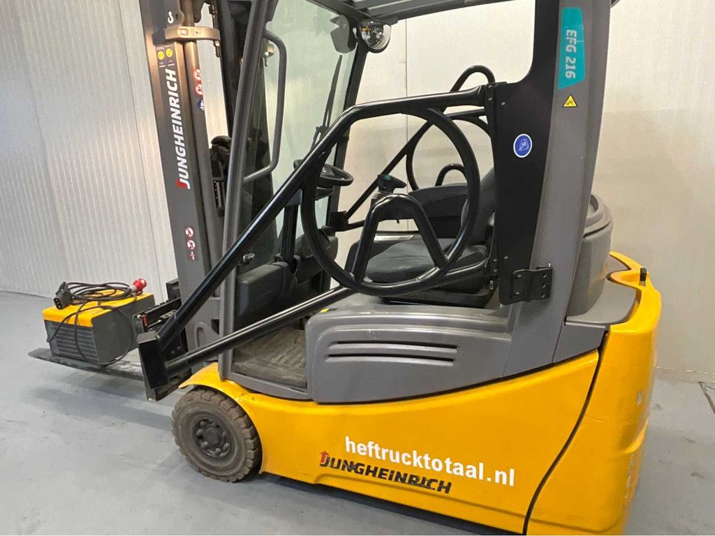 Jungheinrich EFG216 Triplex - Freelift - Sideshift - Acculader