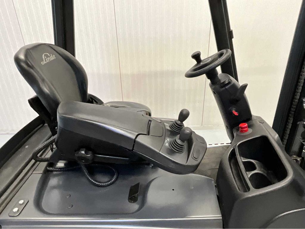 Linde E16C-02 Triplex- Freelift - Sideshift