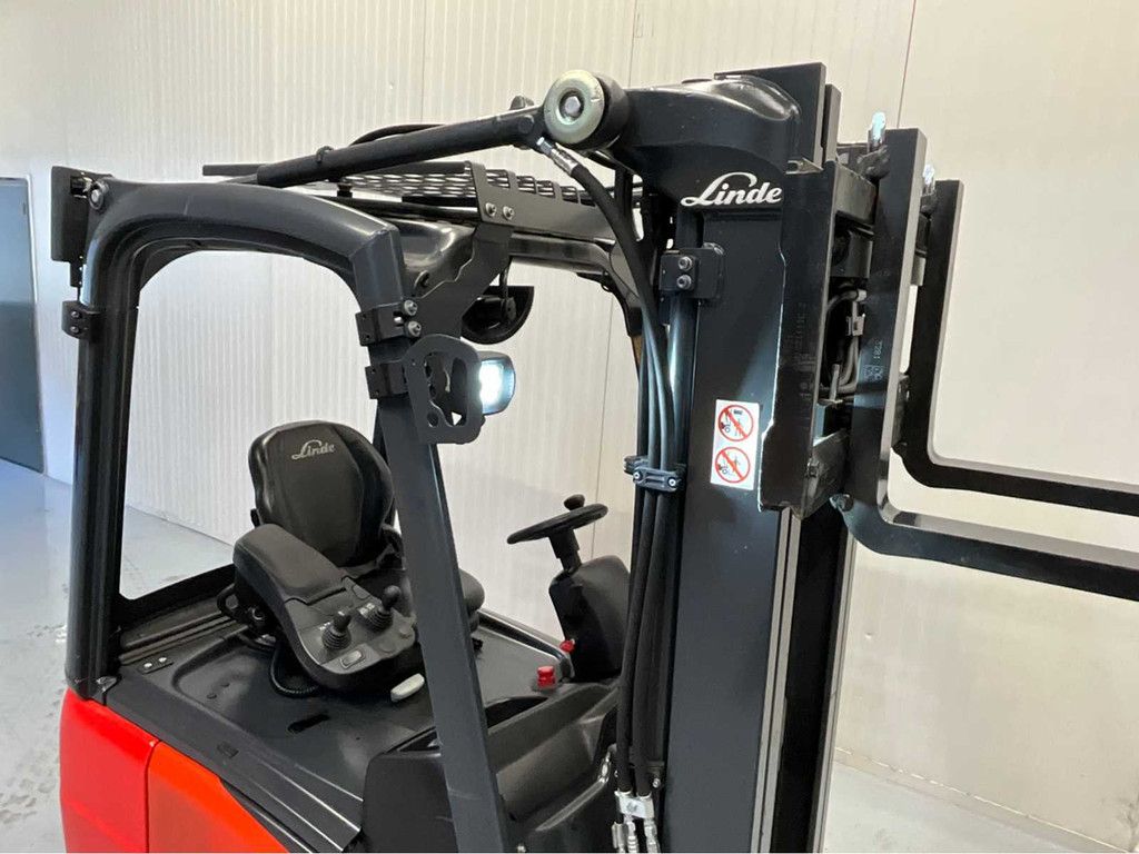 Linde E16C-02 Triplex- Freelift - Sideshift
