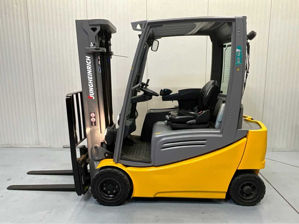 Jungheinrich EFG320 Triplex - Freelift - Sideshift