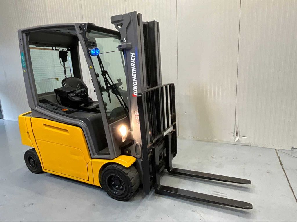 Jungheinrich EFG320 Triplex - Freelift - Sideshift