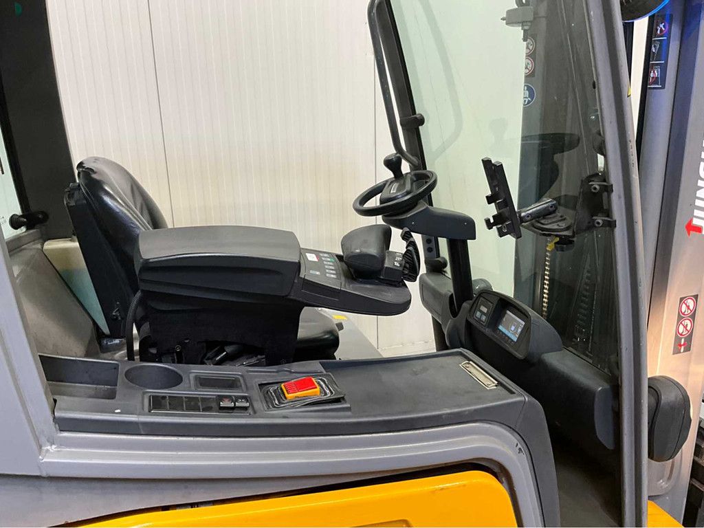 Jungheinrich EFG320 Triplex - Freelift - Sideshift