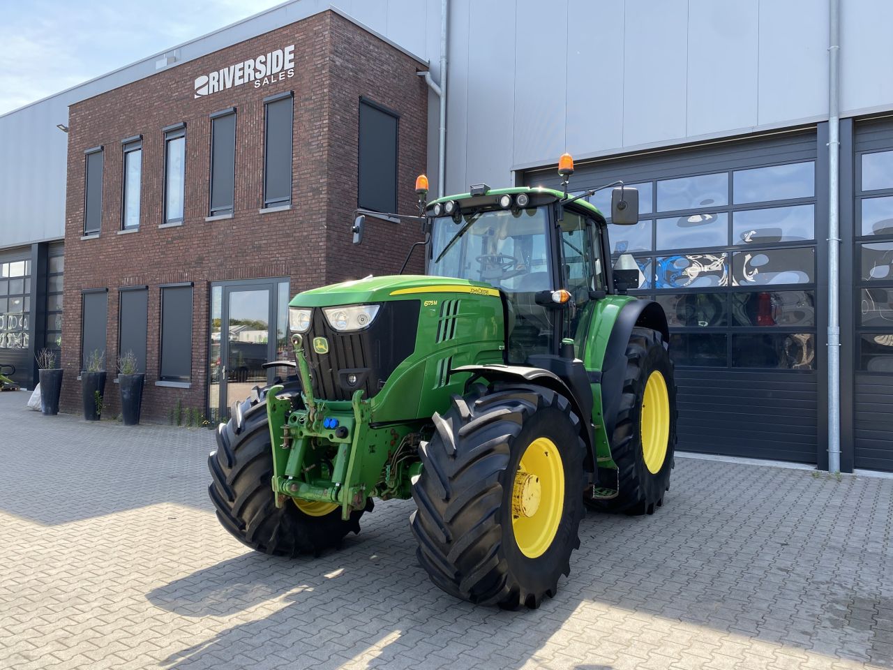 John Deere 6175M