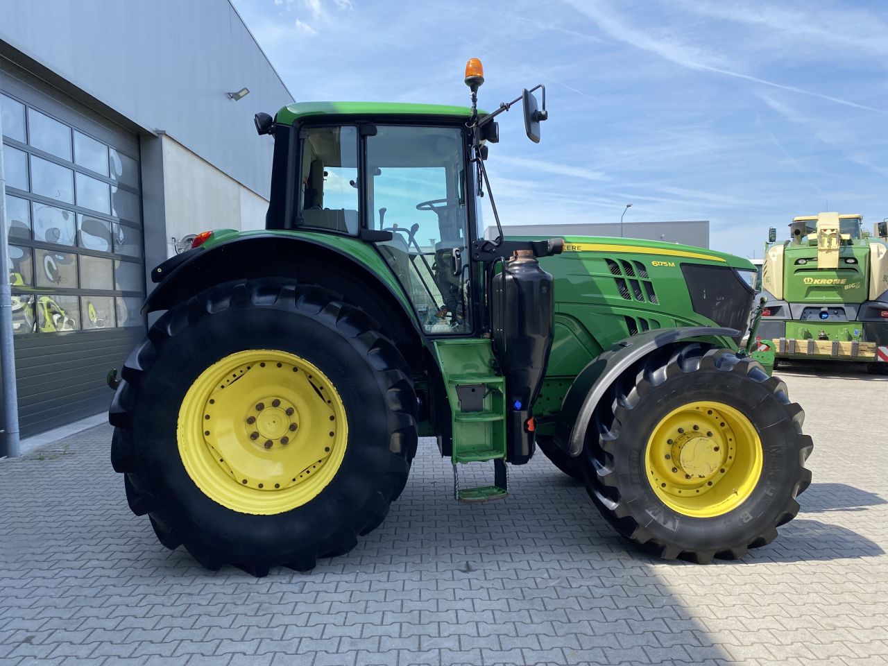 John Deere 6175M