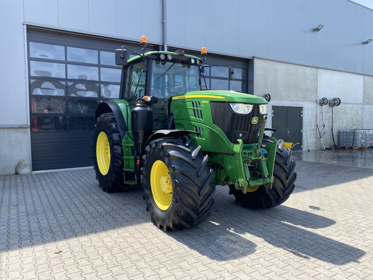 John Deere 6175M