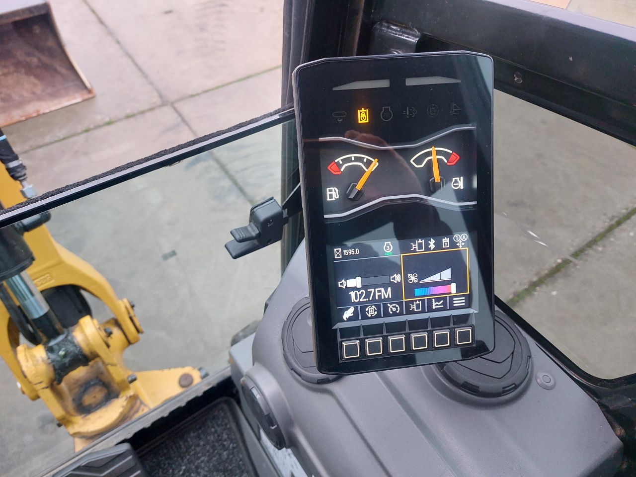 Caterpillar 302CR met Engcon draai/kantelstuk