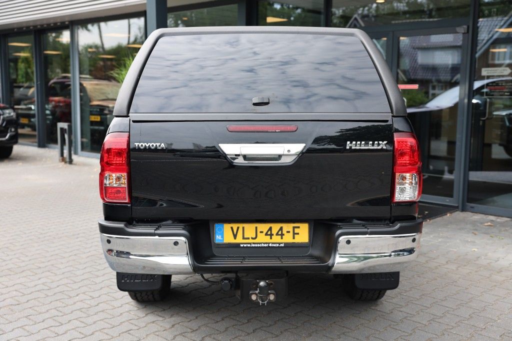 Toyota Hilux 2.4 D-4D XTRA CAB PROFESSIONAL A/T 4WD VAN