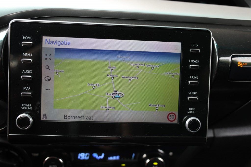 Toyota Hilux 2.4 D-4D XTRA CAB PROFESSIONAL A/T 4WD VAN