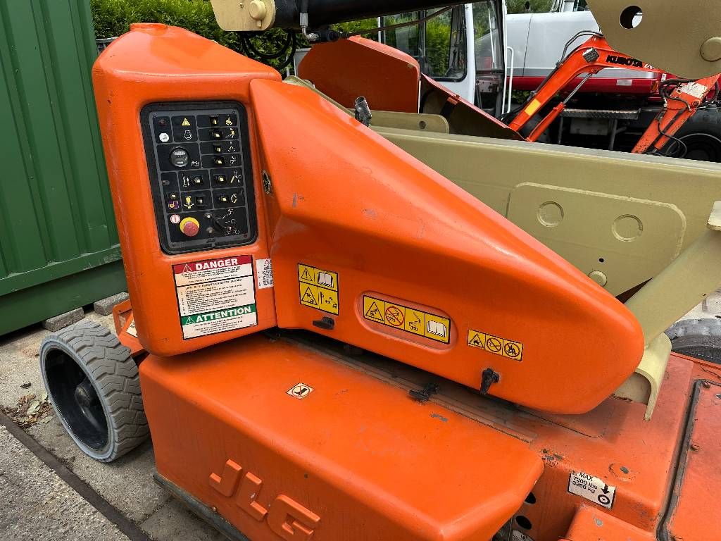 JLG E 400 AJPN