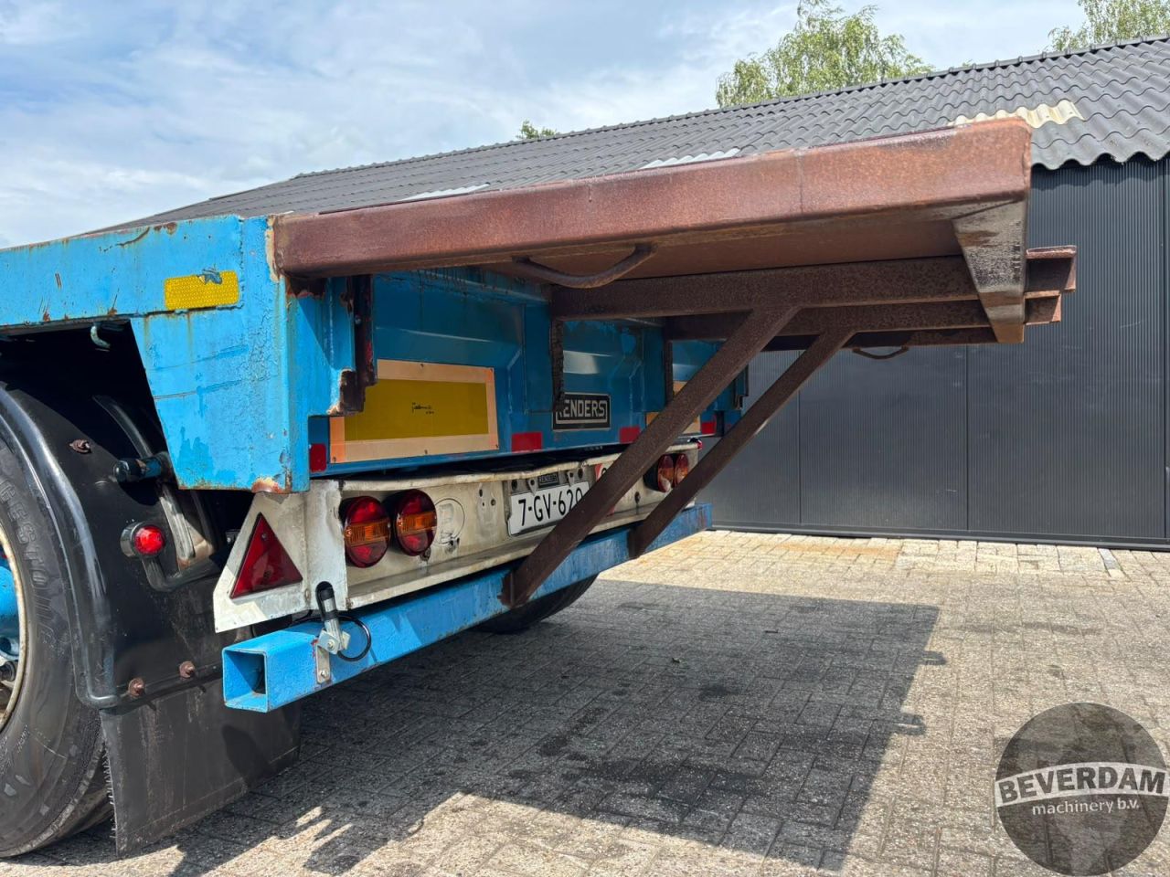 Renders platte wagen 8.5m