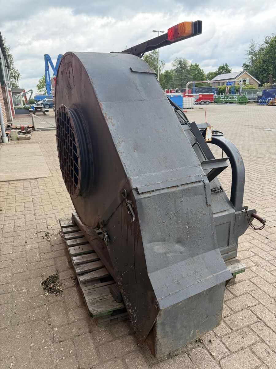 Aftakas aangedreven blower/blazer