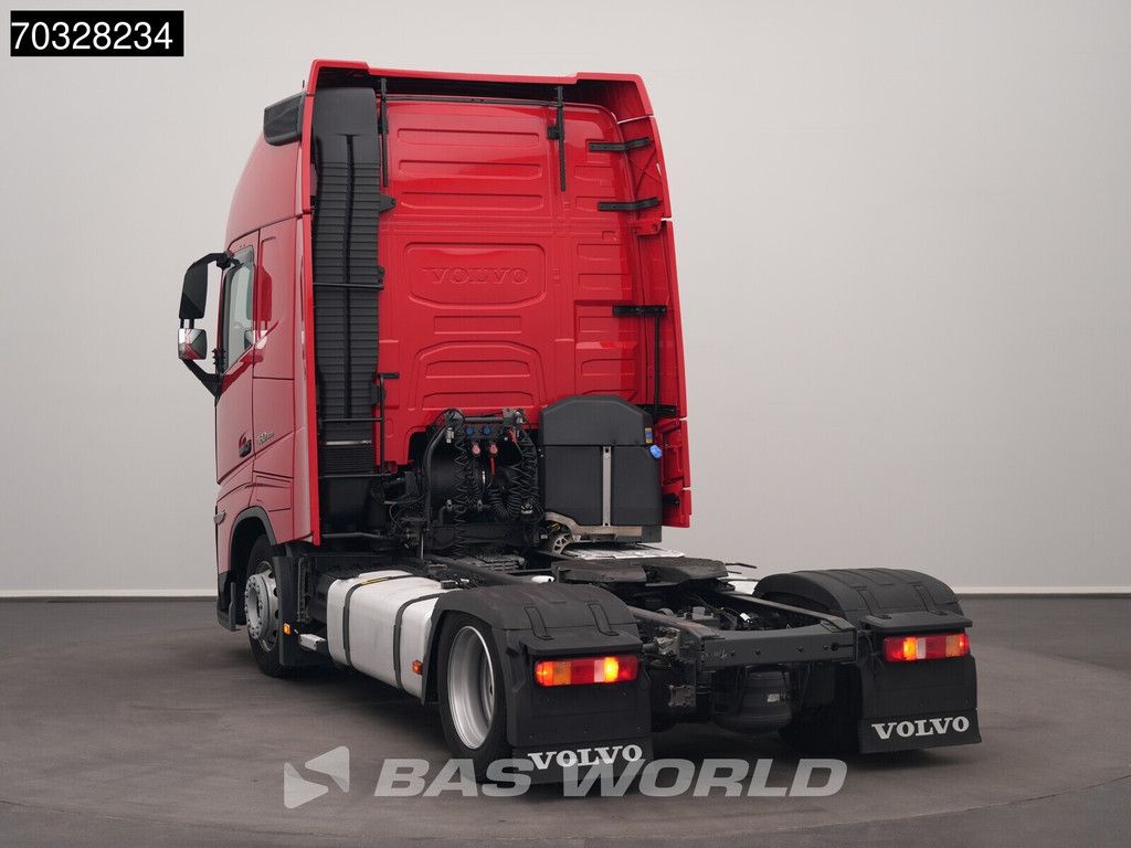 Volvo FH 460 4X2 XL Mega 2x Tanks Standklima ACC Navi