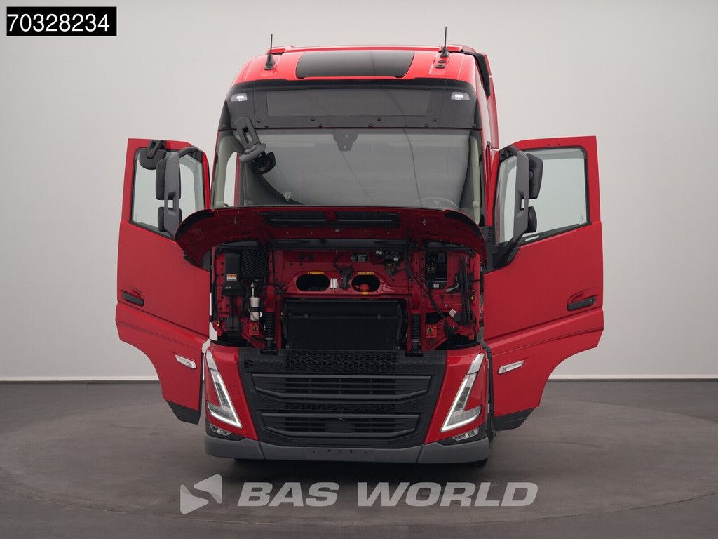 Volvo FH 460 4X2 XL Mega 2x Tanks Standklima ACC Navi